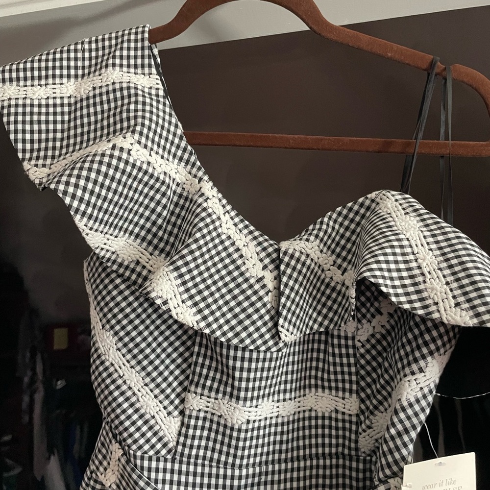 Adelyn Rae One Shoulder Gingham Checkered Ruffled Romper XS - Picture 6 of 13